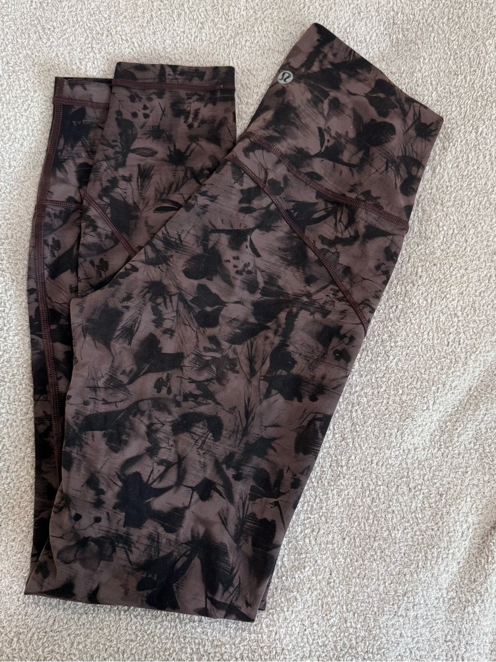 lululemon leggings size 4 purple camo print NWOT